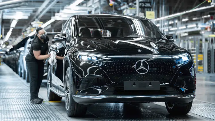 Mercedes starts production of the new EQS SUV in Alabama, US