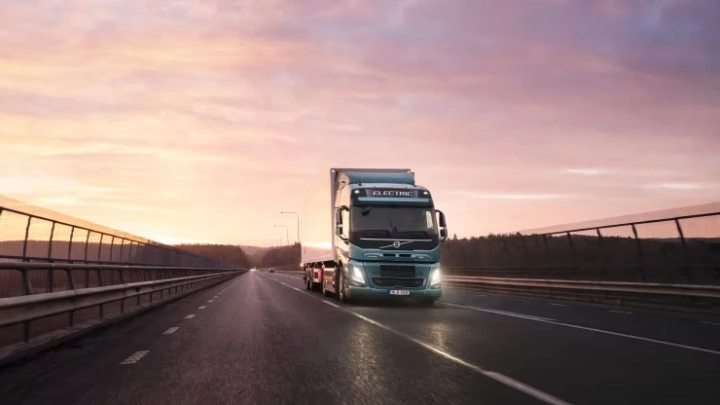 Volvo Trucks and Holcim Forge partnership to deploy 1,000 electric trucks by 2030.